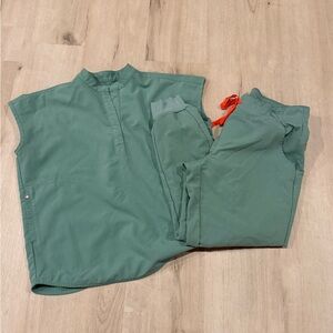 Figs Green Scrub Set